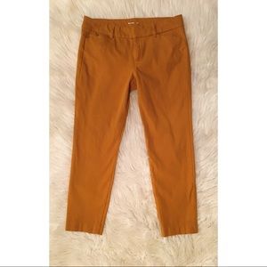 Old navy mustard yellow pixie cropped pants size 8